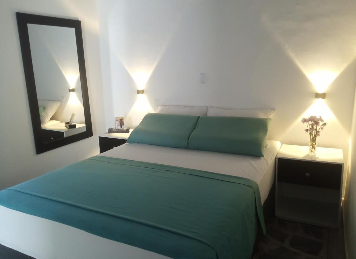 Vip Apartasuites Rosales Medellin Exterior photo