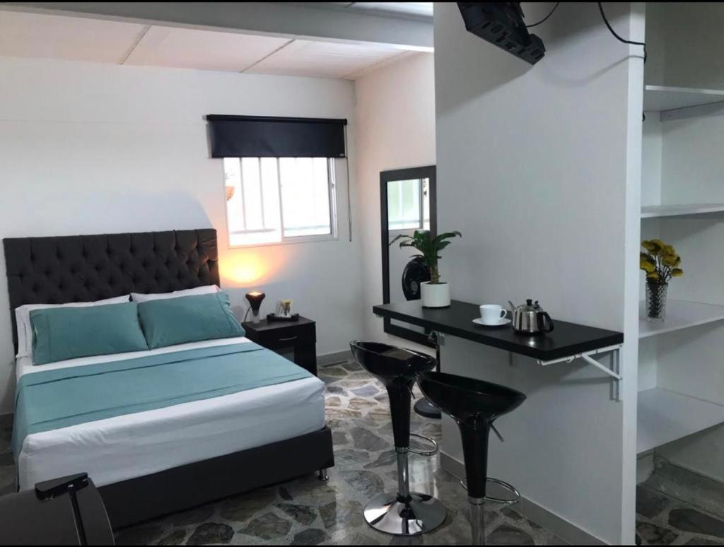 Vip Apartasuites Rosales Medellin Exterior photo