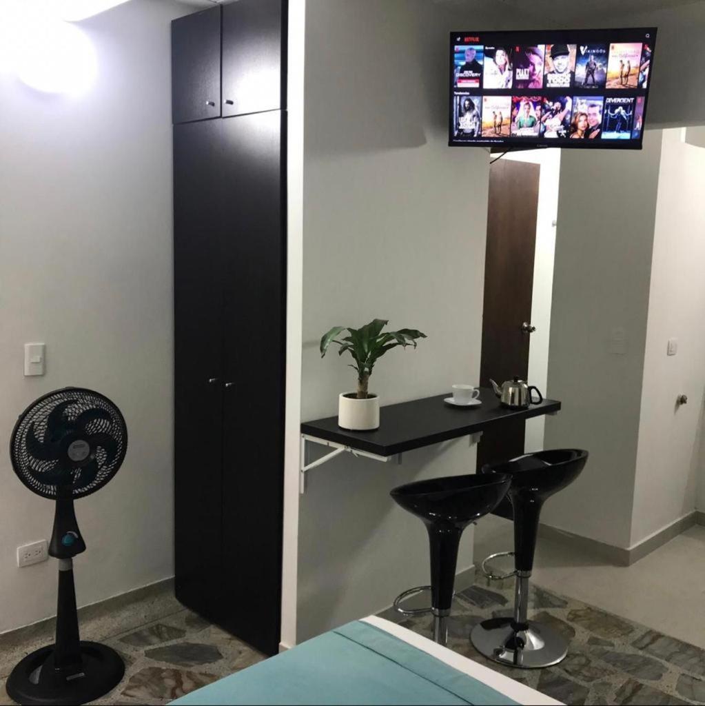Vip Apartasuites Rosales Medellin Exterior photo